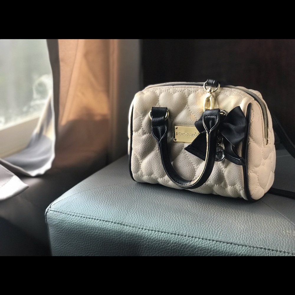 Mini Betsey Johnson Bag ✨